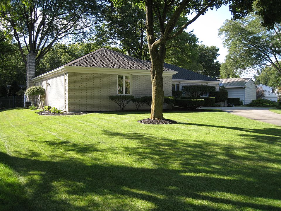 1st image of 1533 E Lake Dr W #W