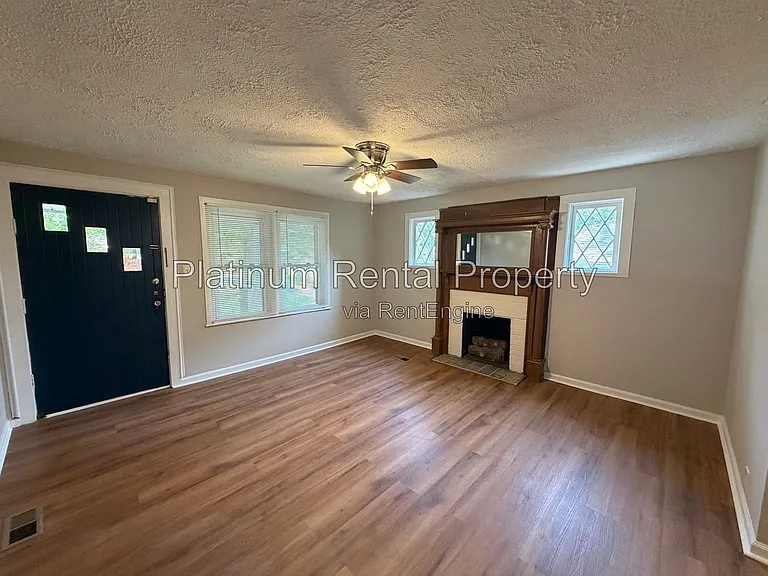 3224 Forrest Hills Dr SW — Photo 4