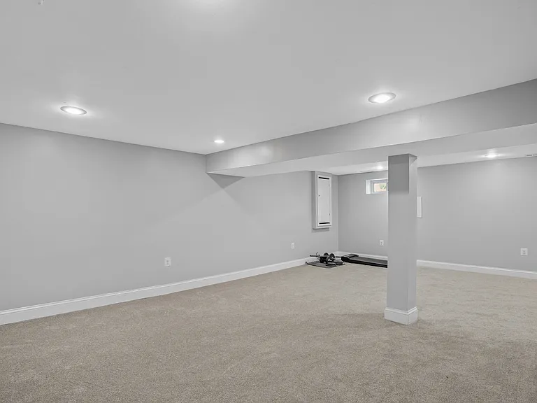 310 Maryland Ave — Photo 39