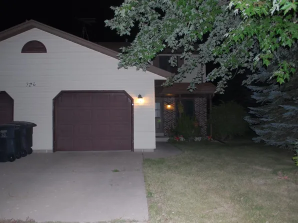 720 Fox Ln #B, Waterford, WI 53185