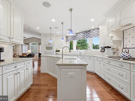 2nd image of 6796 Sunnybrook Dr