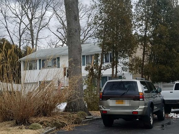 3rd image of 11 Bell Ct