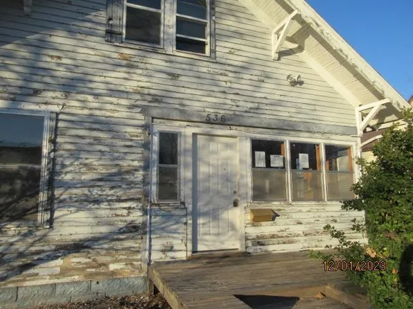 536 W 6th St, Larned, KS 67550