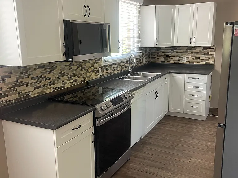 12 Garland Cres #MAIN — Photo 5