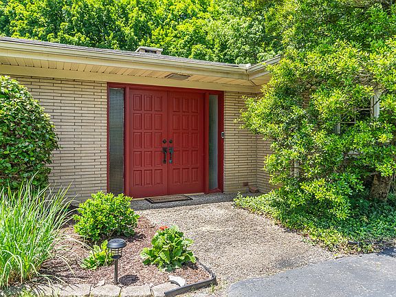 5th image of 1964 Shadybrook Ln