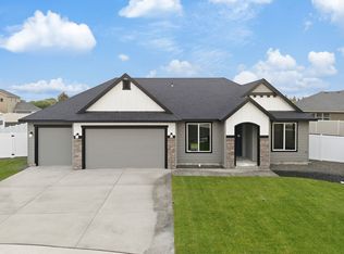 705 N Thrush Ct, Moses Lake, WA 98837