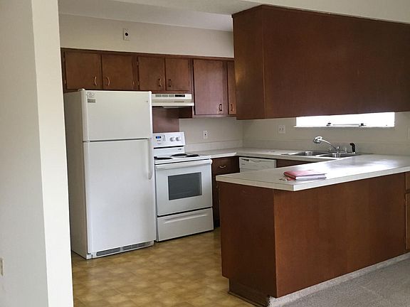 3rd image of 529 Heather Dr APT 6
