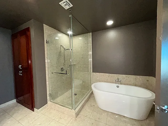 4525 Dean Martin Dr — Photo 17