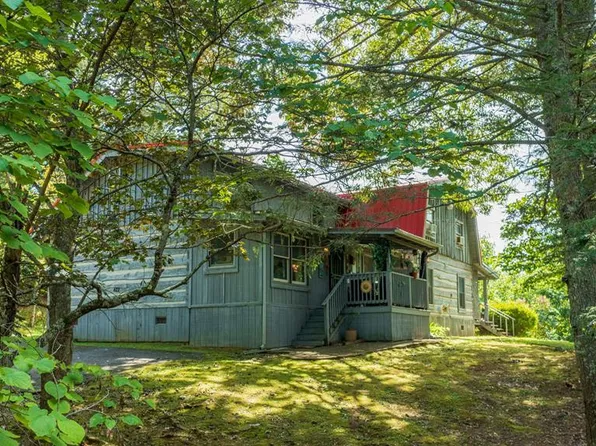 422 Autumn Ln, Gatlinburg, TN 37738