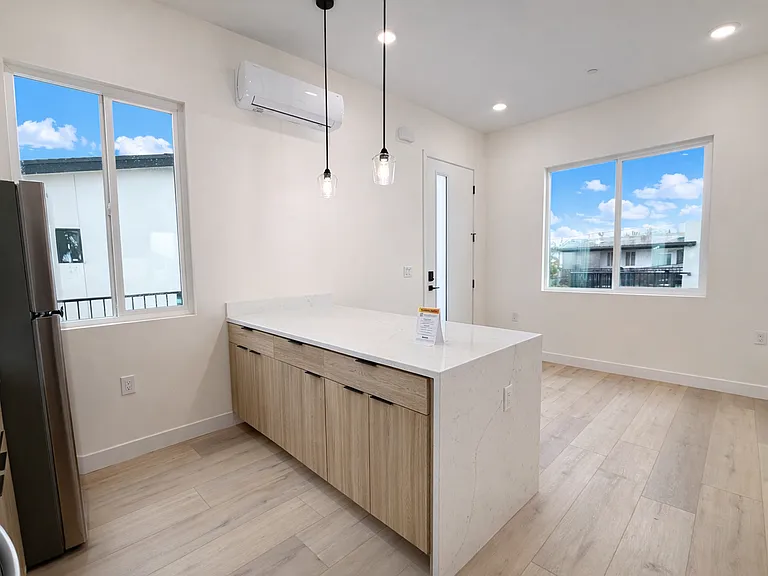 Brand New | 1613 Burton — Photo 21