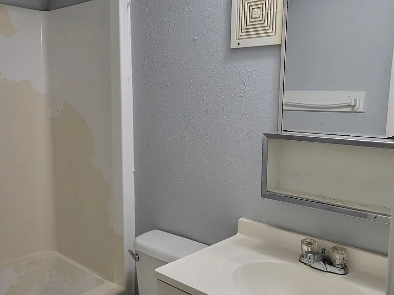 525 Laurel St #18 — Photo 7