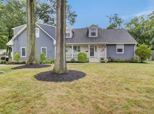 27 York Ave, Port Monmouth, NJ 07758