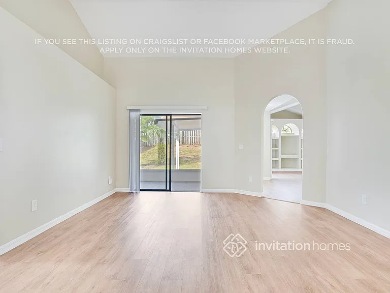2621 Alclobe Cir — Photo 3