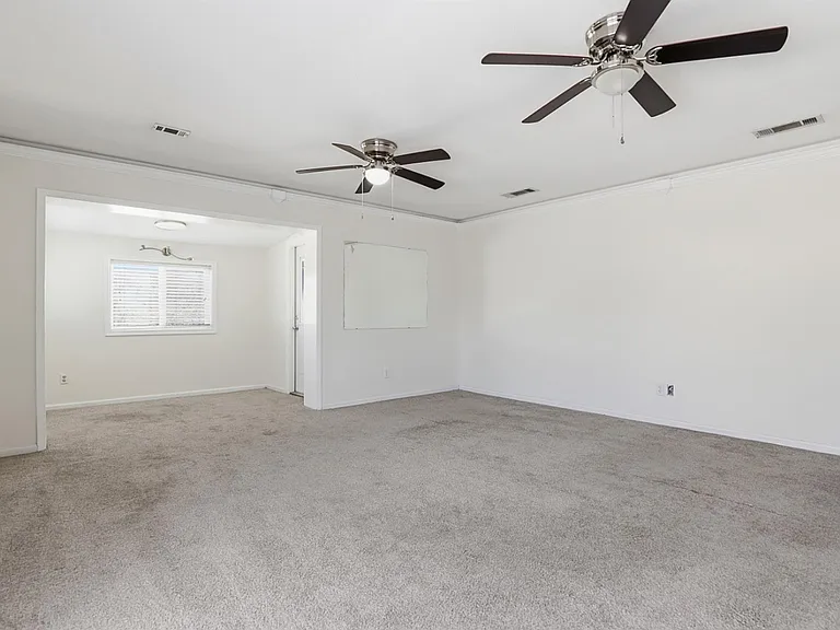 128 Skyview Ter — Photo 11