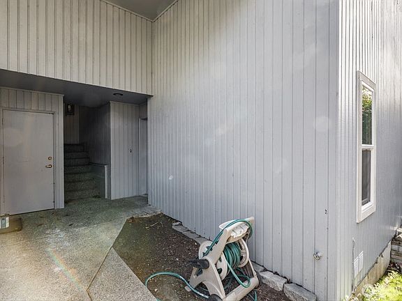 2nd image of 1701 SE 9th Avenue #101