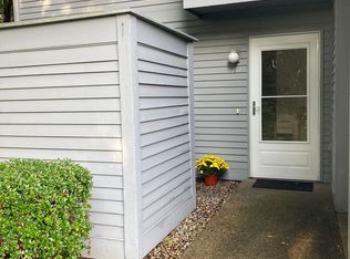 1 Sundance Dr #1, Branford, CT 06405