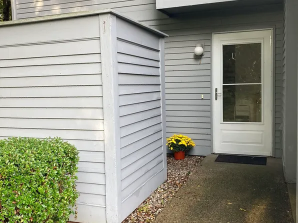 1 Sundance Drive #1, Branford, CT 06405