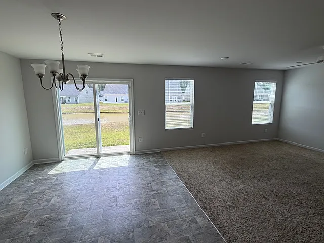 3 bed, 1836 sqft, $1,950 — Photo 3
