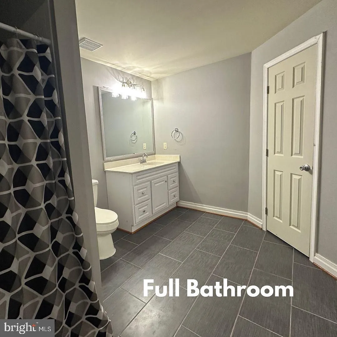 2 bed, 1.0 bath, 5285 sqft, $1,800 — Photo 3
