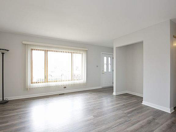 2nd image of 8051 Northway Dr