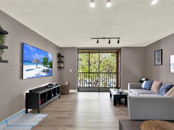 8420 SW 133rd Ave Rd APT 416, Miami, FL 33183