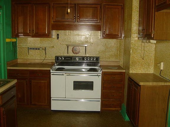 5th image of 826 Mississippi Ave NE