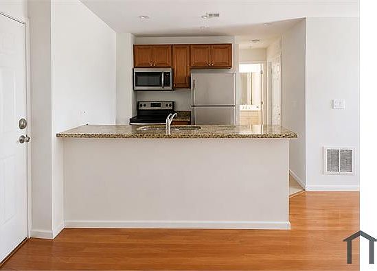 1st image of 1932 N 7th St #8