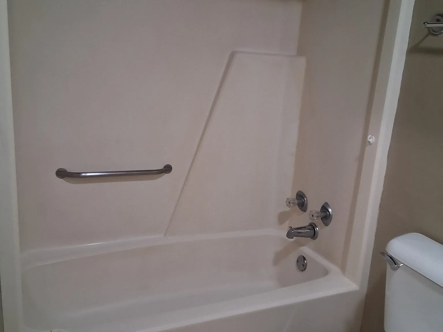 111 E Sandy Creek Dr — Photo 4