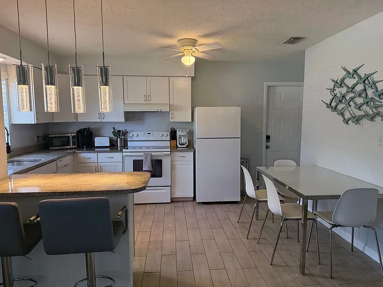 2013-2015 Tetlow Pl — Photo 10
