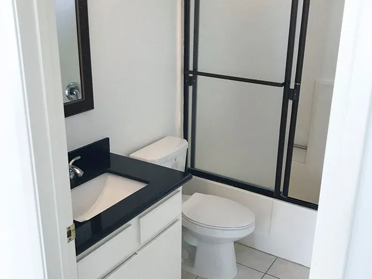 15040 Moorpark St — Photo 4