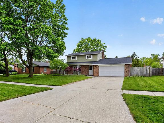 2nd image of 2789 Dunmore Dr