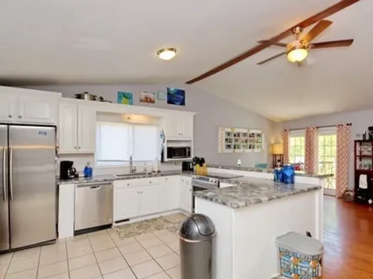2034 Lake View Cir — Photo 6