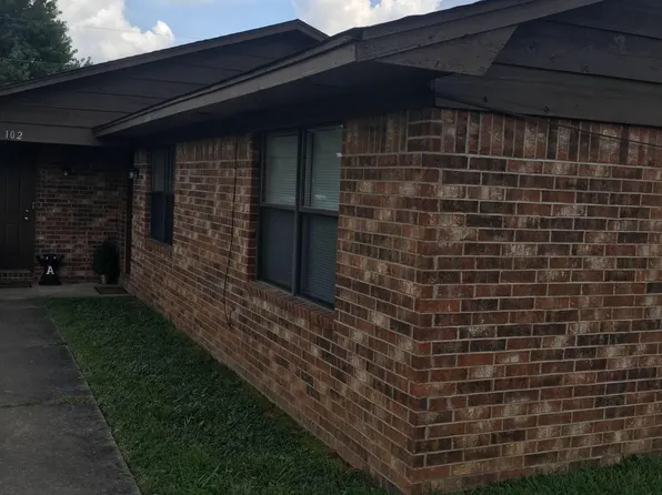 102 Club Ln #B, Conway, AR 72034