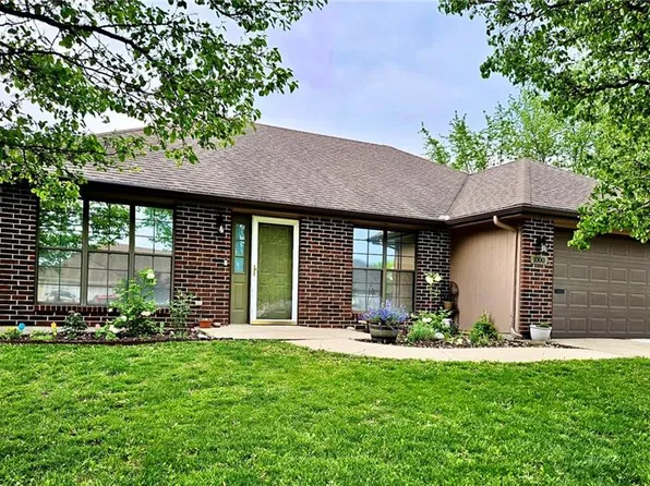 1000 Foxridge Dr, Warrensburg, MO 64093