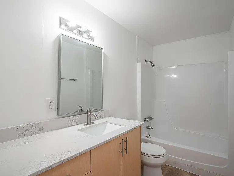 21S Bathroom 21S Bathroom