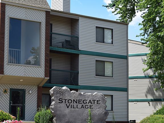 Stonegate Village