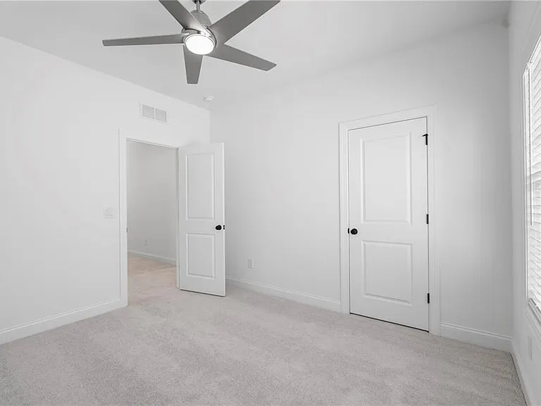 1042 Winding Branch Dr — Photo 31
