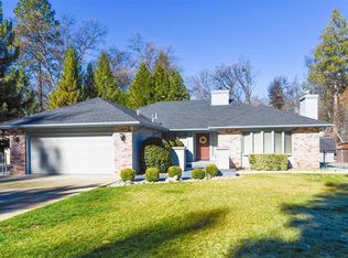 21272 Phoenix Lake Rd, Sonora, CA 95370