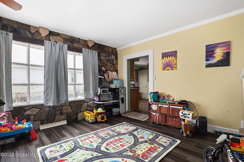 5th image of 454 Eleventh Street
