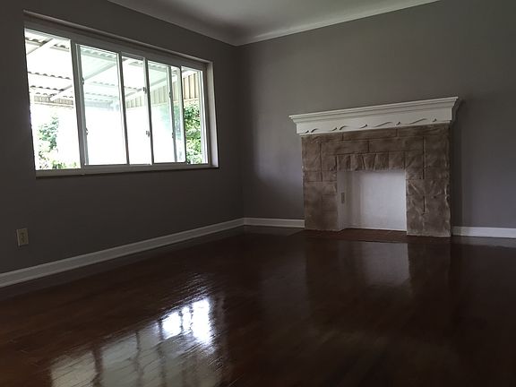 3rd image of 4406 Saint Martins Pl