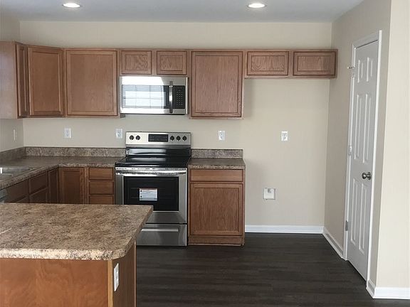 3rd image of 535 Wooden Duck St