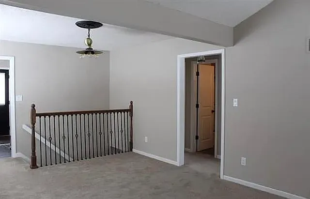 319 NW Gibson Rd — Photo 8