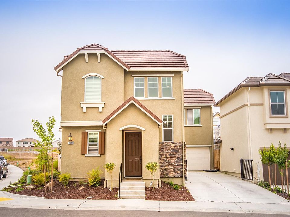 1st image of 1344 Larkspur Dr