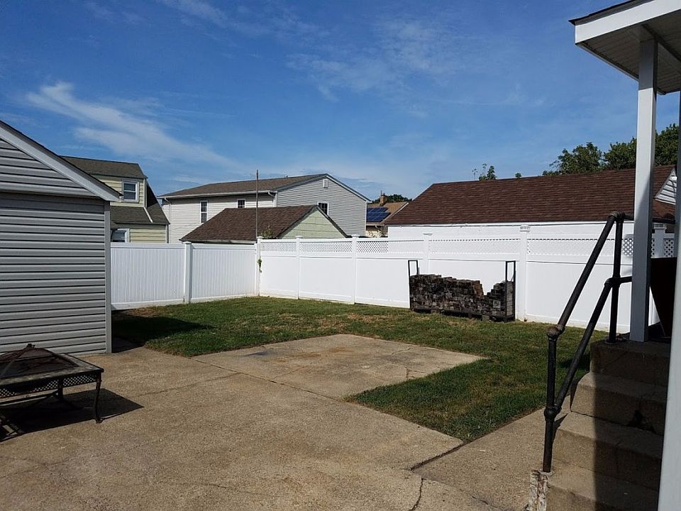 2nd image of 168 Hillsboro Ave