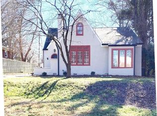 2605 Springwood Dr, Greensboro, NC 27403