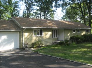 5 Martins Ln, Berkeley Heights, NJ 07922