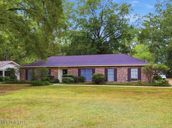 144 Colonial Cir, Jackson, MS 39211