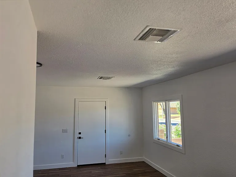 1731 E Redfield Rd — Photo 45