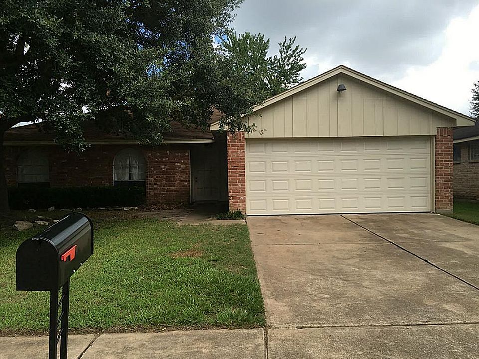 1st image of 16330 Pebbleglen Dr