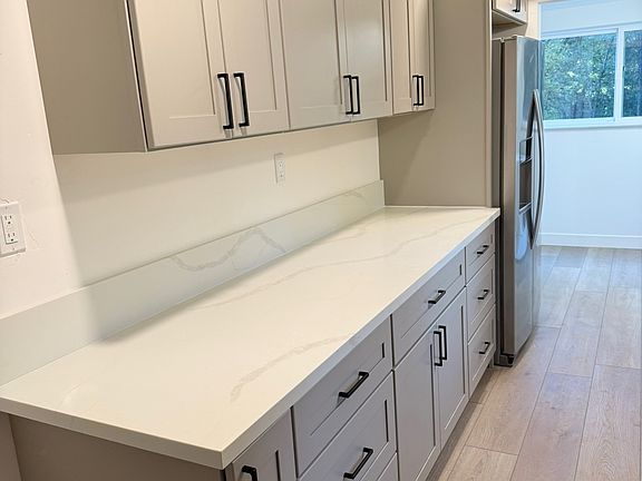 Downstairs unit - kitchen